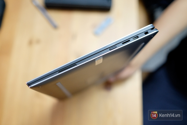 Cận cảnh laptop Dell XPS 13: thiết kế nhỏ gọn, màn hình lật 360 độ, có cả bút viết cảm ứng - Ảnh 9.