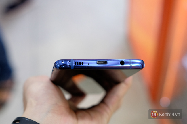 Trên tay Galaxy Note8 đầu tiên tại Việt Nam: Ngoại hình đẹp không thể chê với màu Deep Sea Blue độc đáo, giá khoảng 18,5 triệu đồng - Ảnh 9.