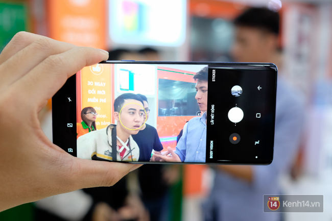 Trên tay Galaxy Note8 đầu tiên tại Việt Nam: Ngoại hình đẹp không thể chê với màu Deep Sea Blue độc đáo, giá khoảng 18,5 triệu đồng - Ảnh 16.