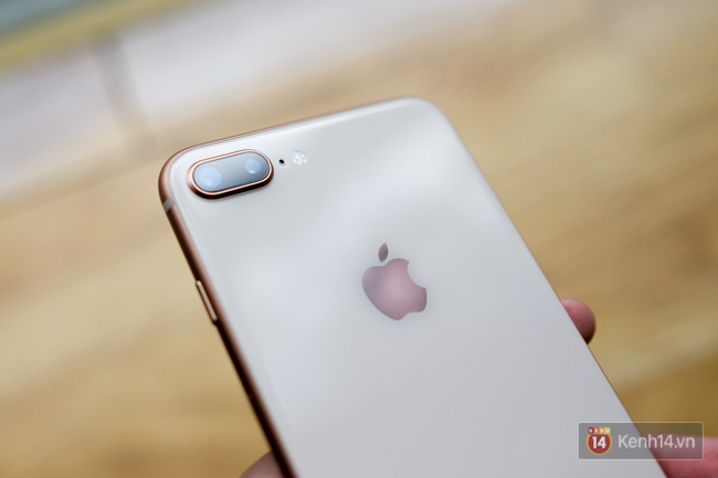 Nếu bạn đang tìm kiếm thông tin về chiếc iPhone 8 Plus màu trắng thì đây chắc chắn là một lựa chọn tuyệt vời! Hình ảnh sản phẩm sắc nét sẽ giúp bạn hiểu rõ hơn về chiếc smartphone đầy tinh tế này.