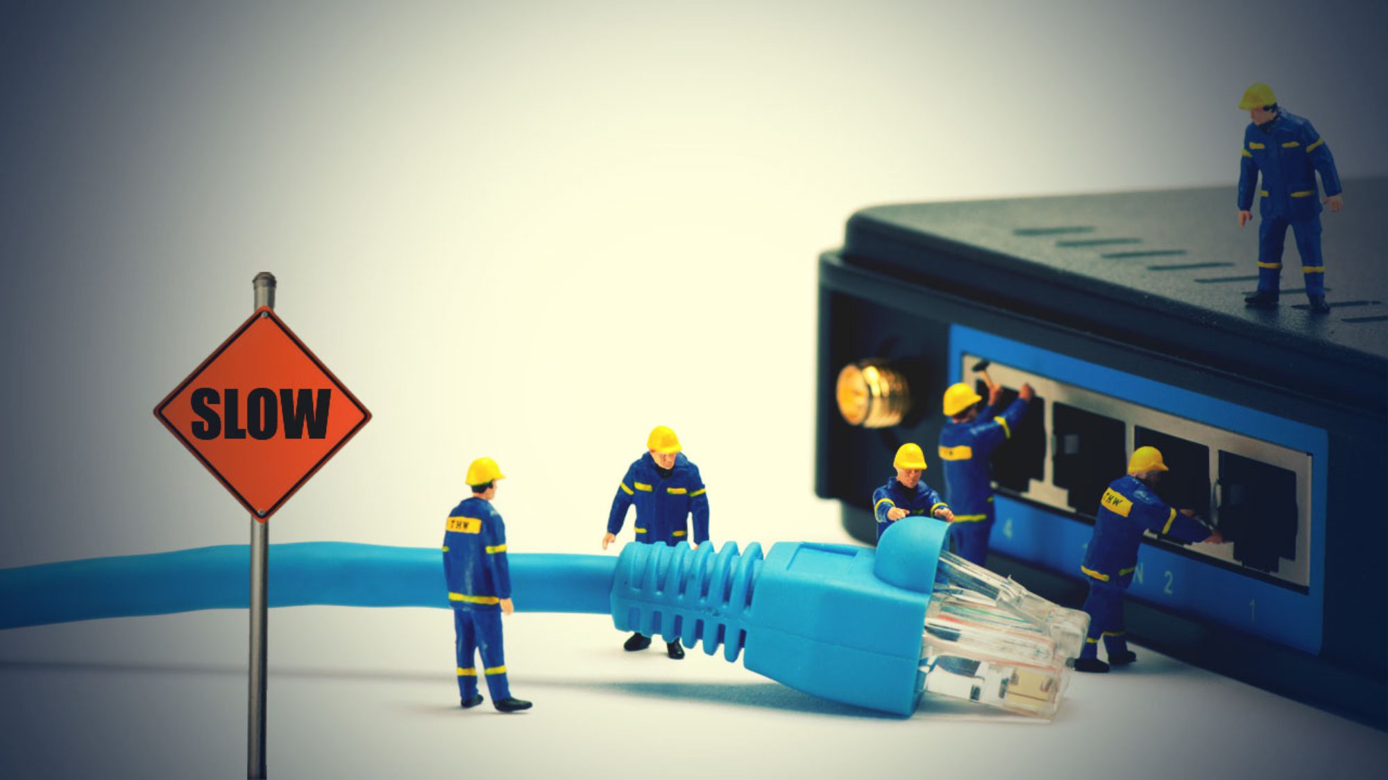 Những sai lầm rất nhỏ nhặt này là lý do mạng internet nhà bạn chậm như rùa dù cá mập không cắn cáp - Ảnh 2. Những sai lầm rất nhỏ nhặt này là lý do mạng internet nhà bạn chậm như rùa dù cá mập không cắn cáp - Ảnh 2.
