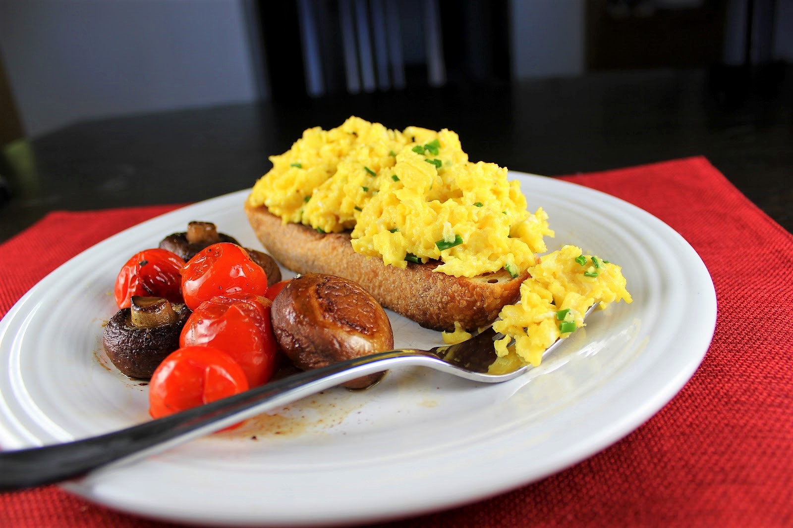 Học cách làm "trứng chưng" scrambled egg chuẩn như Gordon Ramsay