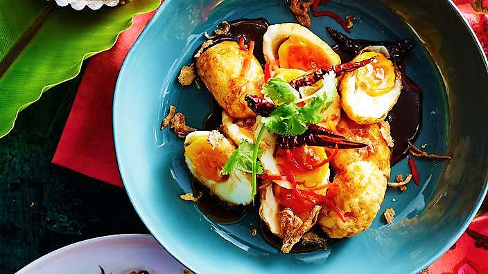 Có một cách ăn trứng luộc chiên ngon hơn cả đem kho thịt - Ảnh 8. Có một cách ăn trứng luộc chiên ngon hơn cả đem kho thịt - Ảnh 8.