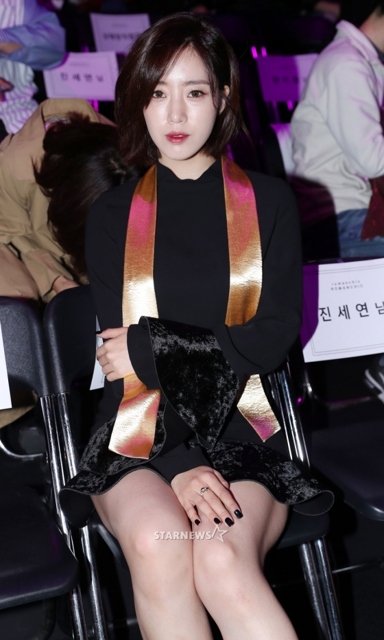 Gong Hyo Jin đầy khí chất, thiên thần Kim Yoo Jung tỏa sáng bên loạt sao Hàn sành điệu tại Seoul Fashion Week - Ảnh 12.