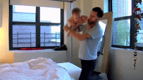 15 tr&ograve; nghịch ngầm hết đỡ nổi của bố v&agrave; con khi mẹ vắng nh&agrave; - Ảnh 7.