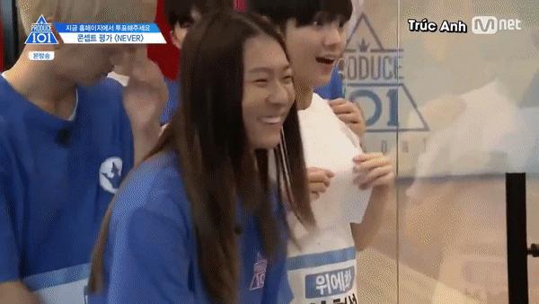 C&aacute;c mỹ nam Produce 101 gặp Hyuna th&igrave; như thế n&agrave;y đ&acirc;y! - Ảnh 4.