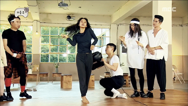 C&ocirc; ti&ecirc;n quốc d&acirc;n Lee Hyori nhảy m&uacute;a, lăn lộn hết m&igrave;nh trong ng&agrave;y trở lại s&oacute;ng truyền h&igrave;nh - Ảnh 7.