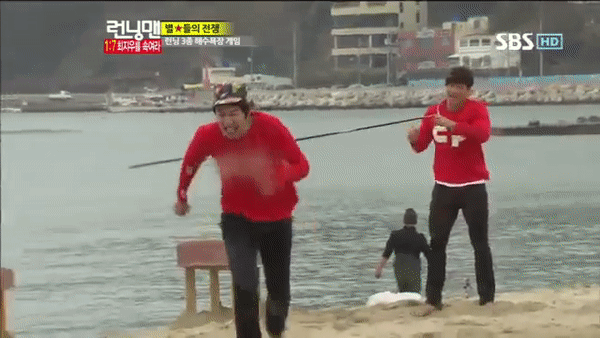 10 khoảnh khắc chứng tỏ Lee Kwang Soo là thánh nhọ của Running Man! - Ảnh 12.