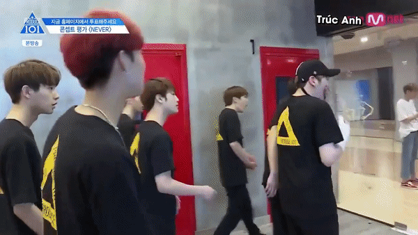 C&aacute;c mỹ nam Produce 101 gặp Hyuna th&igrave; như thế n&agrave;y đ&acirc;y! - Ảnh 2.