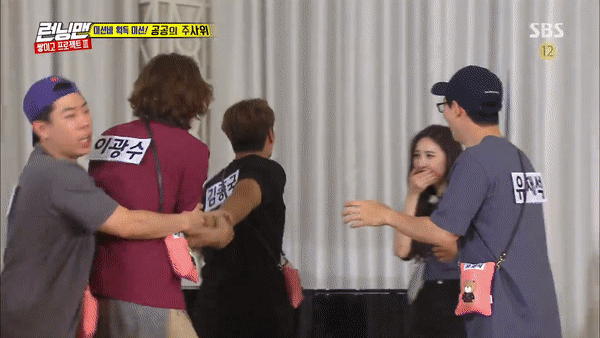 Bị đ&aacute;nh ho&agrave;i chưa chừa, Lee Kwang Soo vẫn tiếp tục nh&acirc;y với Kim Jong Kook v&agrave; đ&acirc;y l&agrave; kết cục! - Ảnh 4.