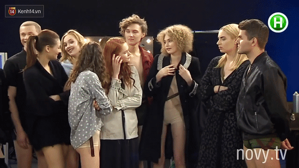 Đang yên đang lành, hai thí sinh Next Top Ukraine tự nhiên xông vào giựt tóc, cấu xé nhau - Ảnh 5.