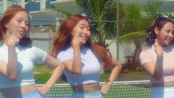 Girlgroup vô danh khiến cư dân mạng thích thú với MV đầu tay quay tại Việt Nam - Ảnh 3.