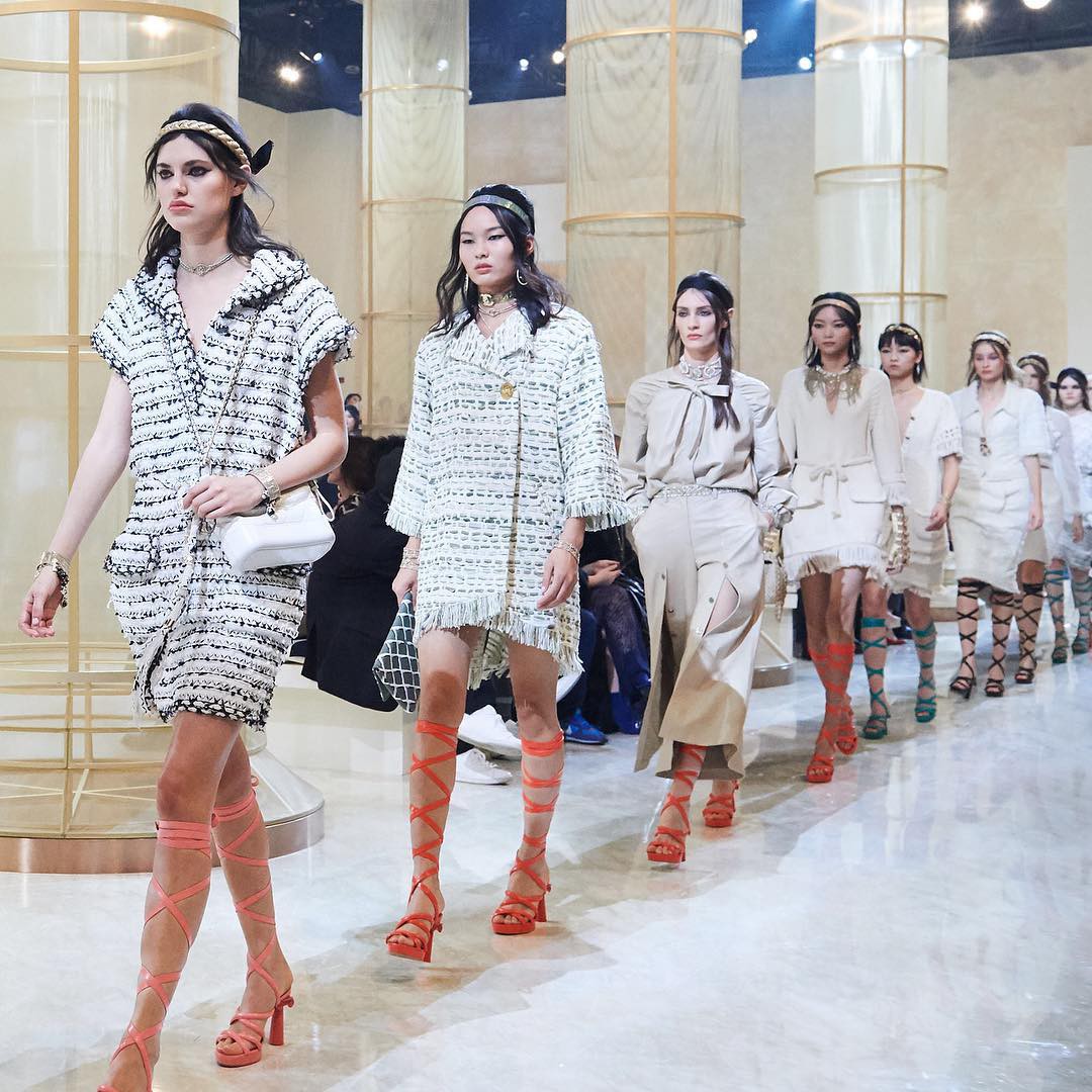 Bảng xếp hạng làng thời trang trên Instagram năm 2017: siêu mẫu Kendall Jenner xưng hậu, nhà mốt Chanel xưng vương - Ảnh 28. Bảng xếp hạng làng thời trang trên Instagram năm 2017: siêu mẫu Kendall Jenner xưng hậu, nhà mốt Chanel xưng vương - Ảnh 28.