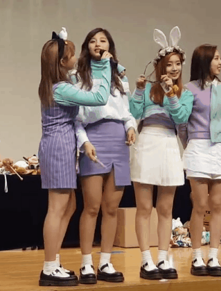 Nữ thần thế hệ mới Tzuyu bị đám đông la ó trong chính buổi họp fan của TWICE - Ảnh 2.