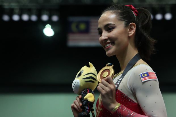 Nữ ho&agrave;ng TDDC Malaysia bảo vệ th&agrave;nh c&ocirc;ng HC v&agrave;ng SEA Games - Ảnh 3.
