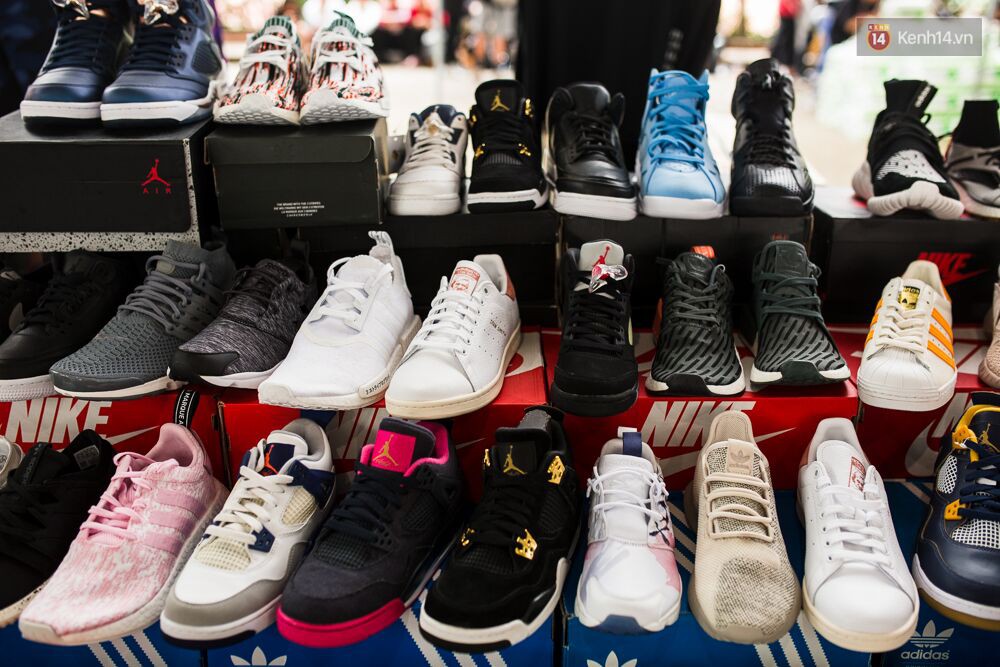 Đầu giày và tín đồ streetwear Sài Gòn lên đồ chất, trưng giày giá khủng tại sự kiện cuối tuần qua - Ảnh 16. Đầu giày và tín đồ streetwear Sài Gòn lên đồ chất, trưng giày giá khủng tại sự kiện cuối tuần qua - Ảnh 16.
