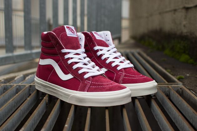 Tết phải sắm ngay vài đôi giày đỏ như thế này mới chất - Ảnh 9. Tết phải sắm ngay vài đôi giày đỏ như thế này mới chất - Ảnh 9.