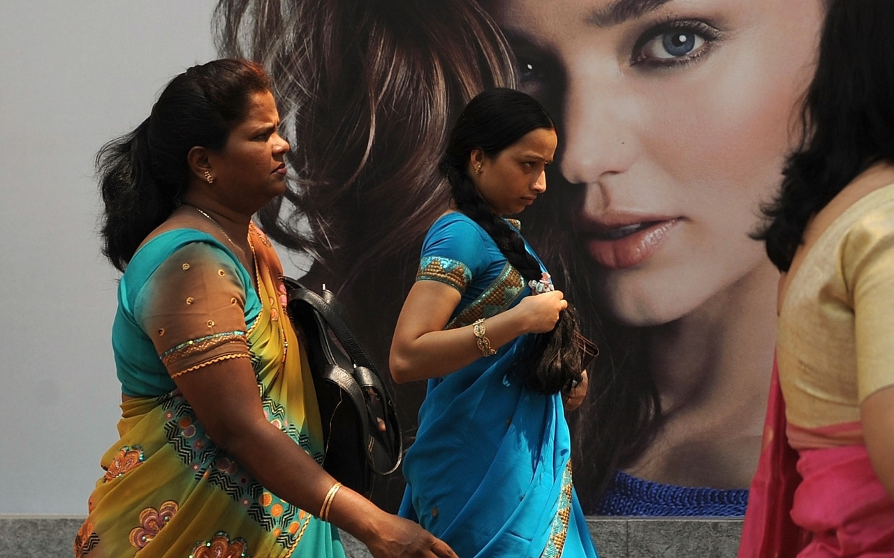 Nỗi ám ảnh da trắng và hội chứng tắm trắng của phụ nữ Ấn Độ - Ảnh 4. Nỗi ám ảnh da trắng và hội chứng tắm trắng của phụ nữ Ấn Độ - Ảnh 4.