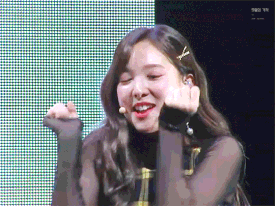 Nayeon (TWICE) được khen nức nở v&igrave; thấy m&aacute;y quay l&agrave; diễn - Ảnh 2.