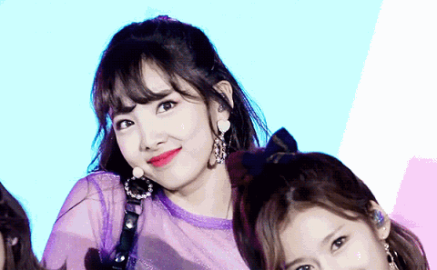 Nayeon (TWICE) được khen nức nở v&igrave; thấy m&aacute;y quay l&agrave; diễn - Ảnh 5.