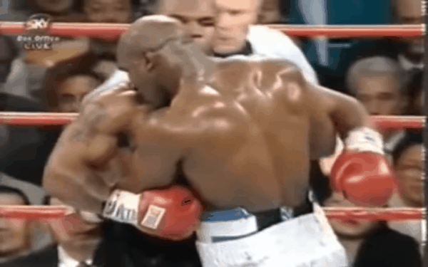 Tr&ograve;n 20 năm ng&agrave;y v&otilde; sĩ th&eacute;p Mike Tyson cắn đứt tai Holyfield - Ảnh 5.