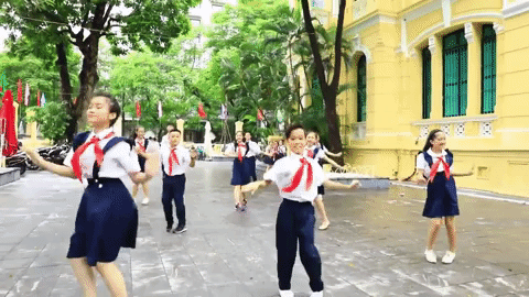 Clip kỉ niệm 100 năm th&agrave;nh lập trường cool như MV ca nhạc của HS Trưng Vương - Ảnh 3.