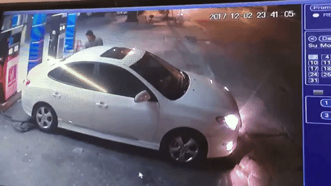 Clip: Tài xế bất ngờ lái ô tô bỏ chạy, quỵt gần 900.000 đồng tiền đổ xăng ở Hà Nội - Ảnh 3.