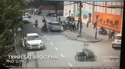 Clip: Truy bắt băng nhóm chuyên sử dụng môtô phân khối lớn trộm xe máy xịn, rồi dùng dao chống trả nếu bị truy đuổi ở Sài Gòn - Ảnh 2.