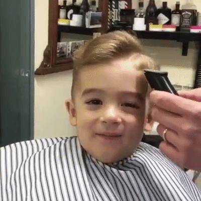 Loạt biểu cảm siêu đáng yêu của cậu bé khi cắt tóc khiến cả thế giới tan chảy - Ảnh 4.