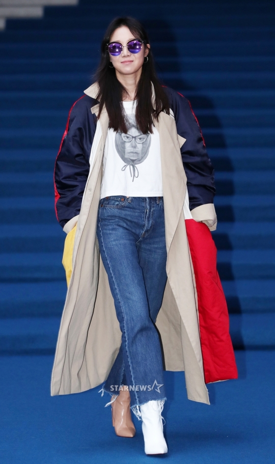 Gong Hyo Jin đầy khí chất, thiên thần Kim Yoo Jung tỏa sáng bên loạt sao Hàn sành điệu tại Seoul Fashion Week - Ảnh 1.