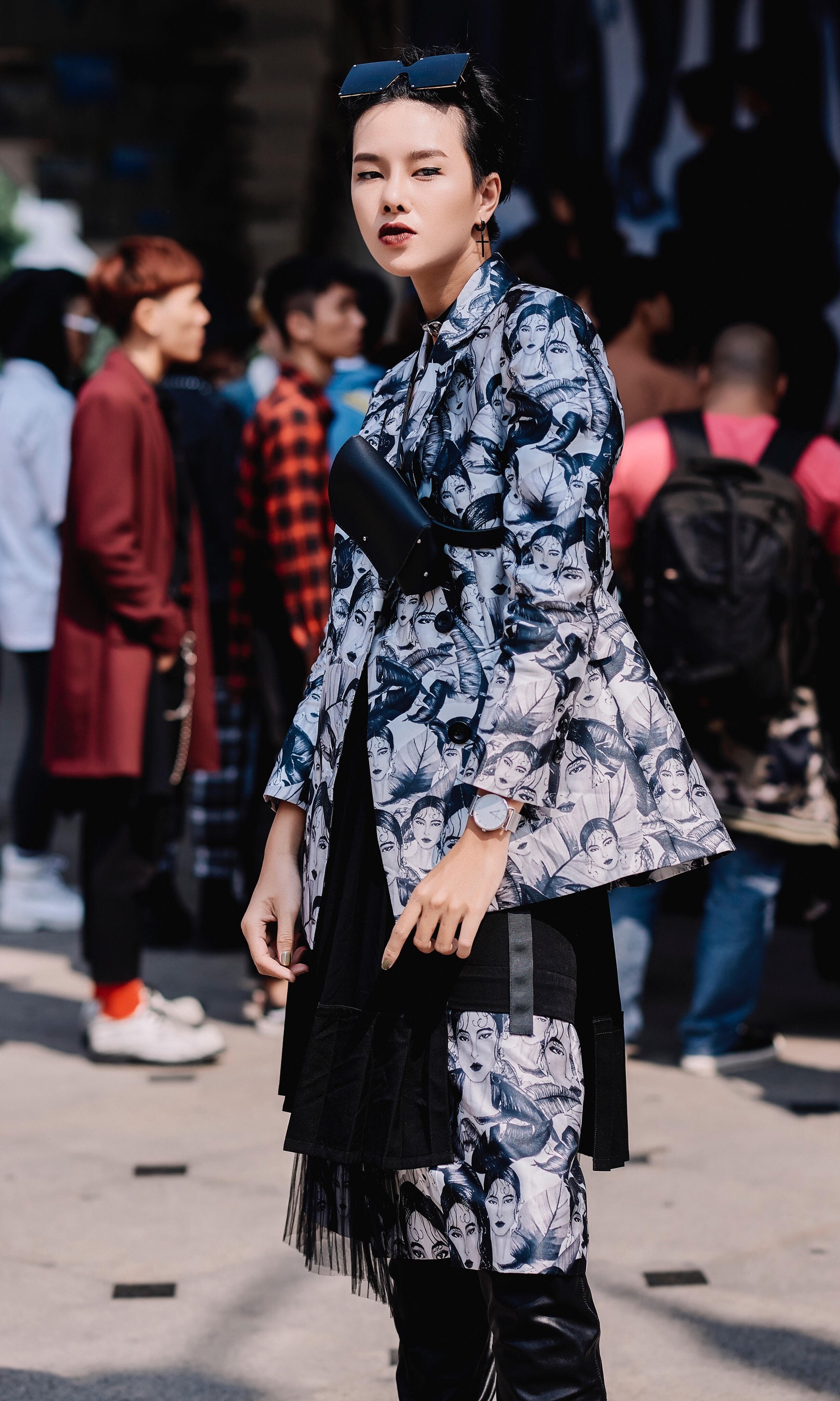 Người mẫu tomboy nhất Việt Nam để lộ 100% vòng 1 trên sàn diễn Elle Fashion Show - Ảnh 8. Người mẫu tomboy nhất Việt Nam để lộ 100% vòng 1 trên sàn diễn Elle Fashion Show - Ảnh 8.