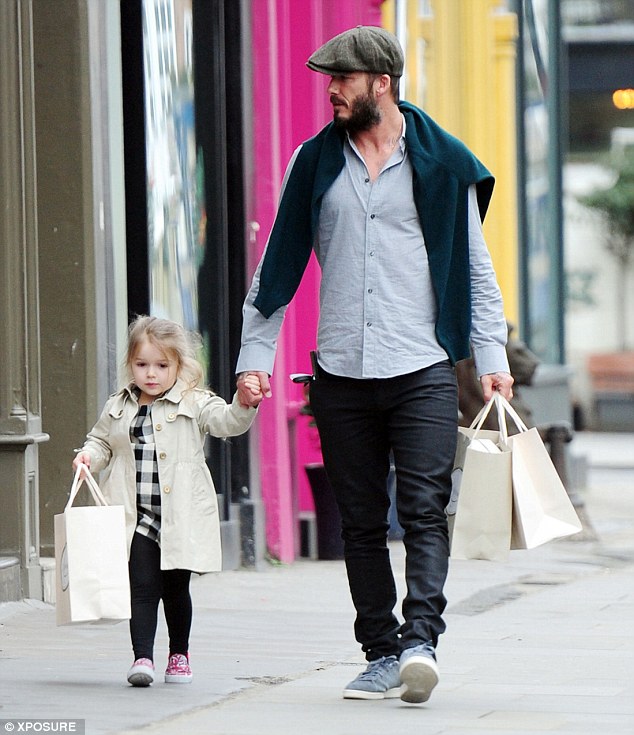 Harper Beckham: Công chúa tí hon trong vòng tay bố khiến cả thế giới phát cuồng giờ đã thành cô bé 6 tuổi phổng phao! - Ảnh 14.