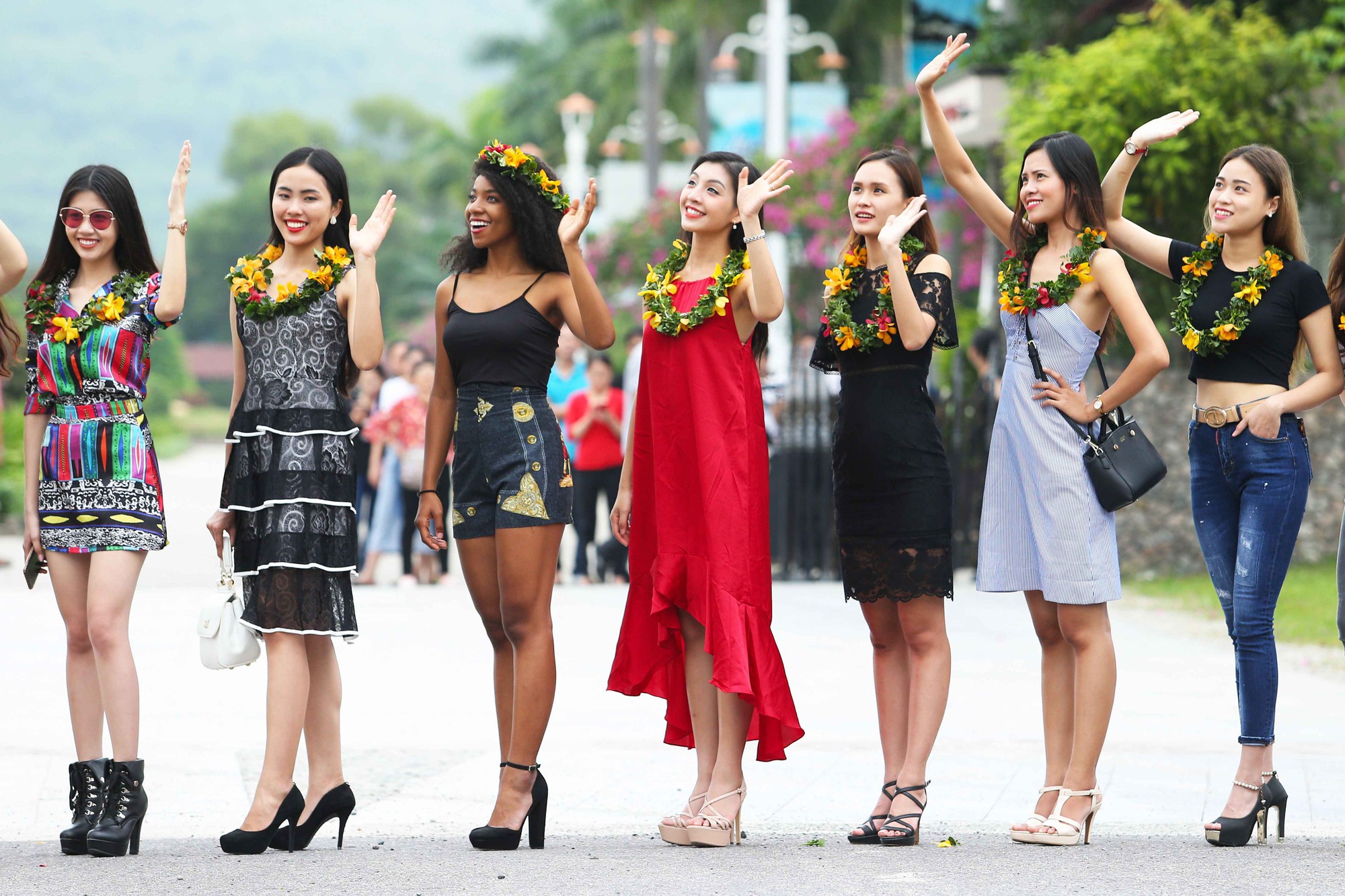 Những ngày gần đây, cứ mở mắt ra là chúng ta lại thấy có một Hoa hậu mới đăng quang... - Ảnh 7. Những ngày gần đây, cứ mở mắt ra là chúng ta lại thấy có một Hoa hậu mới đăng quang... - Ảnh 7.