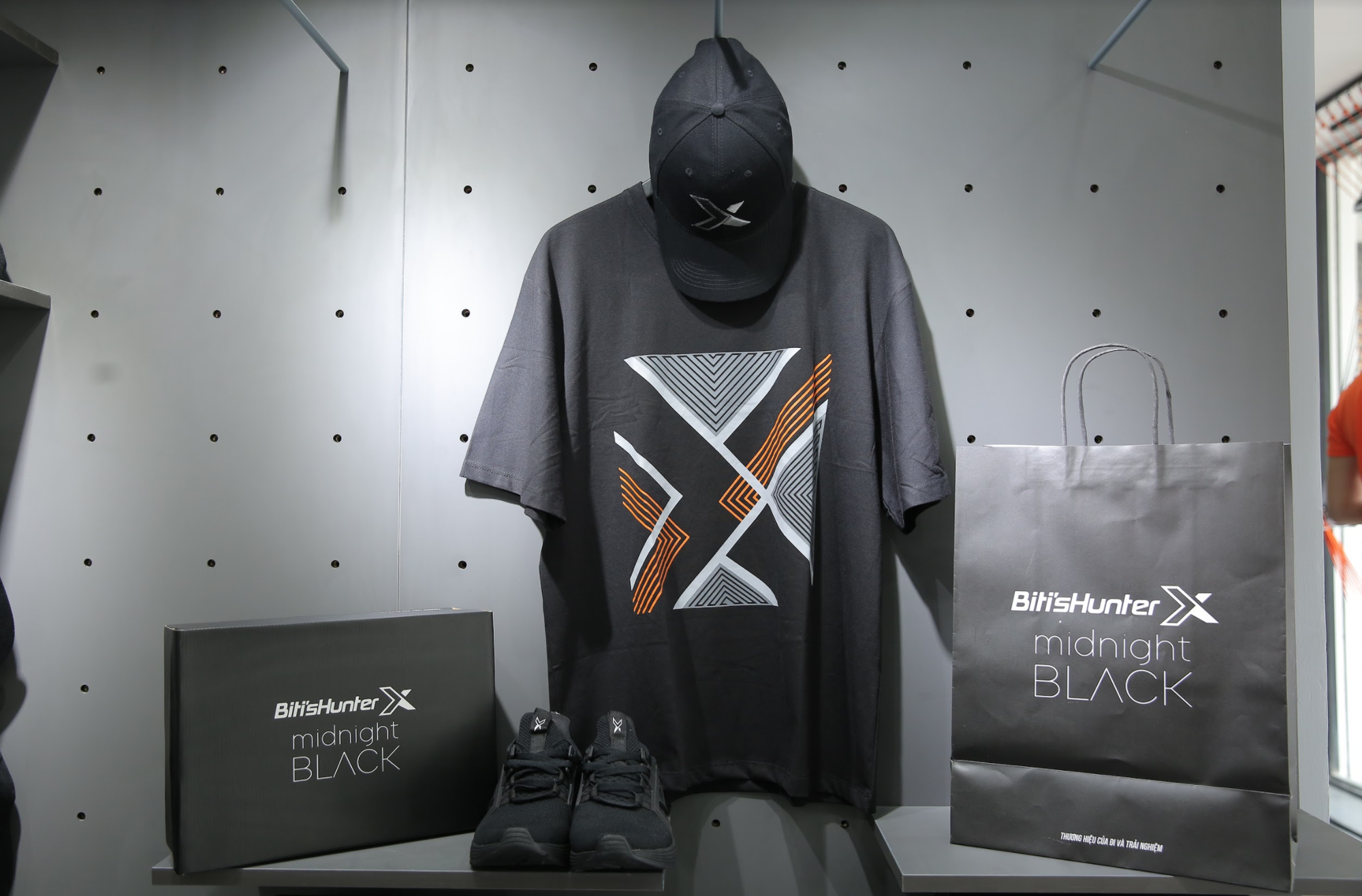 Tín đồ sneaker thủ đô háo hức với sự ra mắt independent store đầu tiên của Biti’s Hunter - Ảnh 4. Tín đồ sneaker thủ đô háo hức với sự ra mắt independent store đầu tiên của Biti’s Hunter - Ảnh 4.