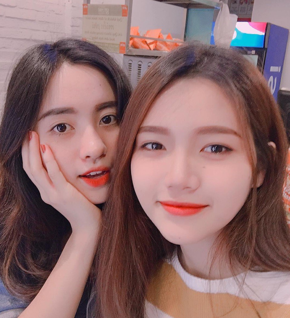 Bức hình 2 cô nàng đã xinh lại còn chơi chung hot nhất Facebook hôm nay! - Ảnh 4. Bức hình 2 cô nàng đã xinh lại còn chơi chung hot nhất Facebook hôm nay! - Ảnh 4.