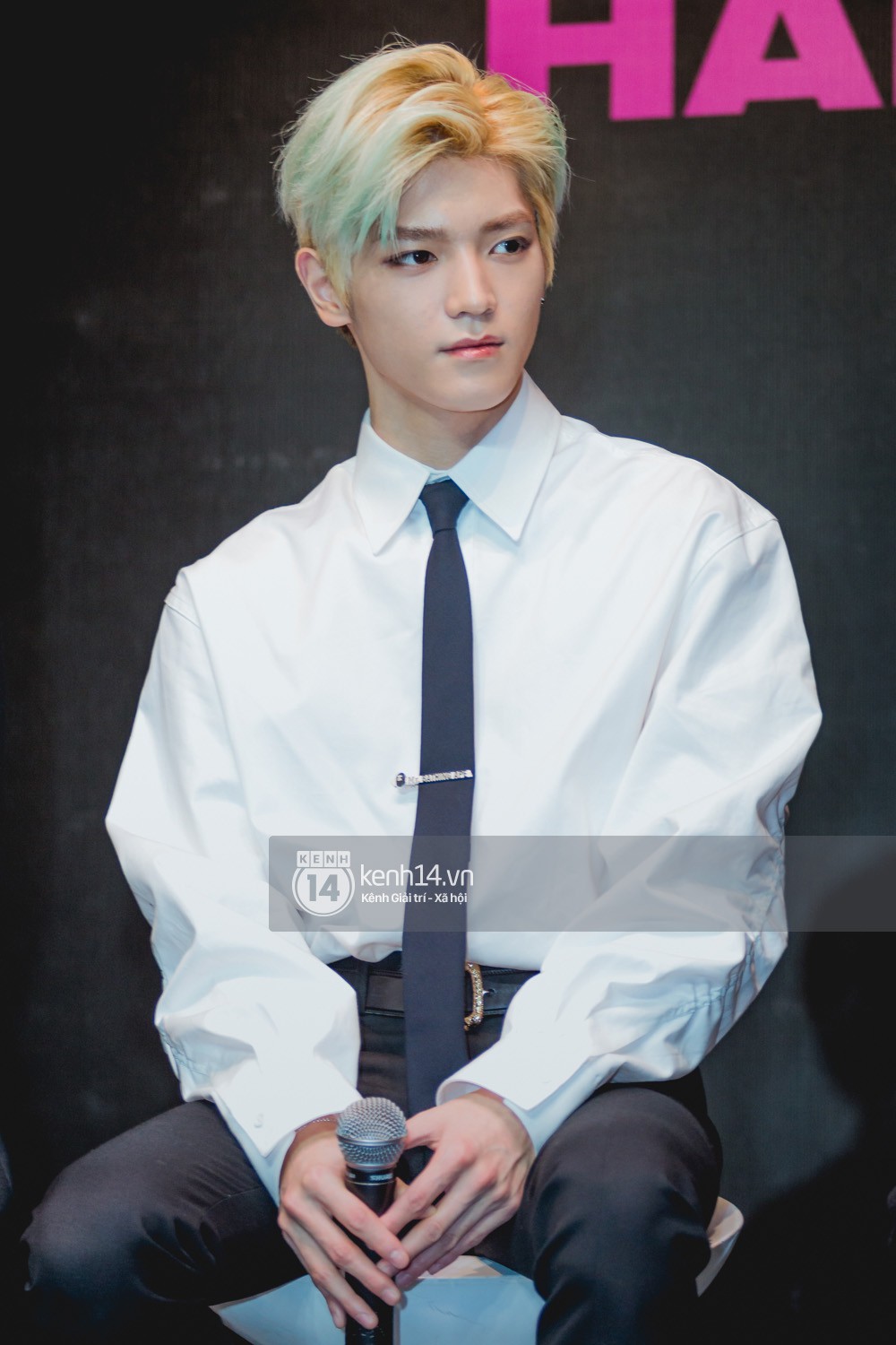 Mỹ nam Taeyong tiết lộ muốn ở lại Việt Nam, NCT đồng loạt tỏ tình Anh yêu em với fan tại họp báo ở Hà Nội - Ảnh 4.