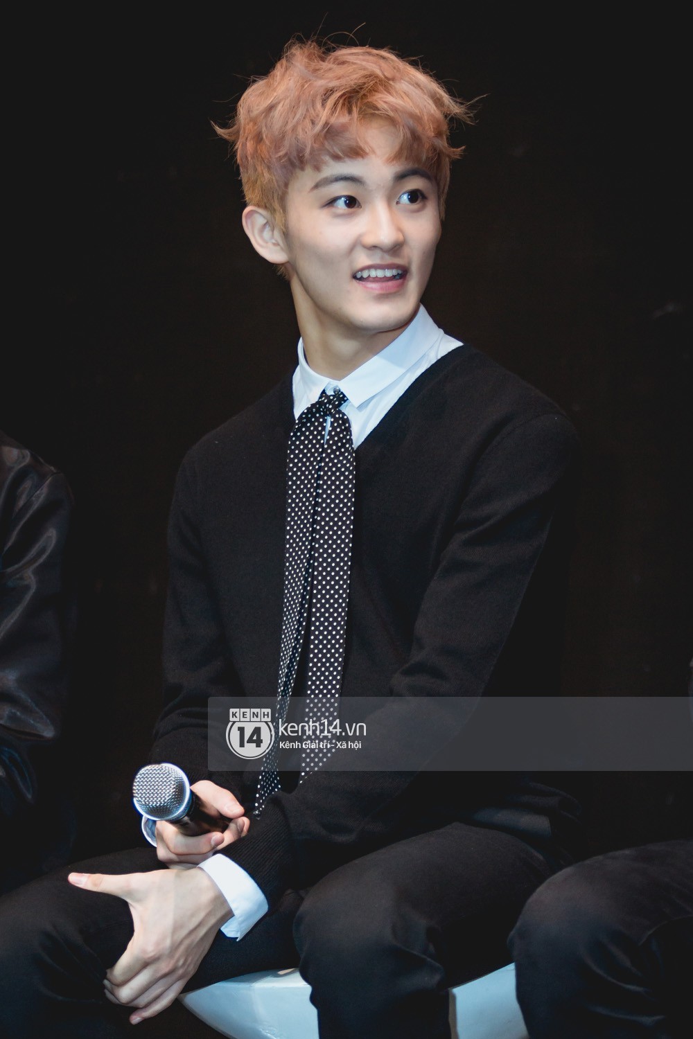 Mỹ nam Taeyong tiết lộ muốn ở lại Việt Nam, NCT đồng loạt tỏ tình Anh yêu em với fan tại họp báo ở Hà Nội - Ảnh 8.