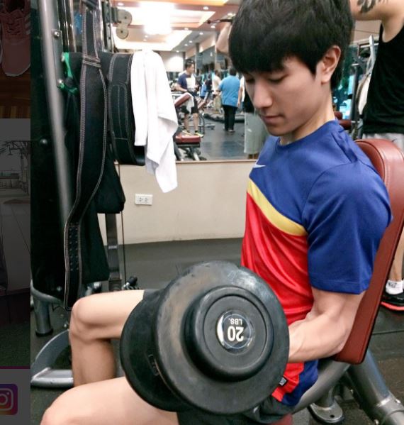 Chụp ảnh ch&iacute;nh diện, mỹ nam g&oacute;c nghi&ecirc;ng để lộ nhan sắc k&eacute;m lung linh - Ảnh 3.