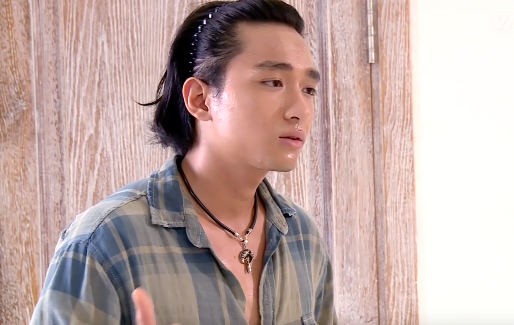 Biết gì chưa: Từ tóc dài mồ hôi dầu, Hữu Vi đã quay ngoắt sang mốt tóc chuột gặm rồi nhé! - Ảnh 5. Biết gì chưa: Từ tóc dài mồ hôi dầu, Hữu Vi đã quay ngoắt sang mốt tóc chuột gặm rồi nhé! - Ảnh 5.