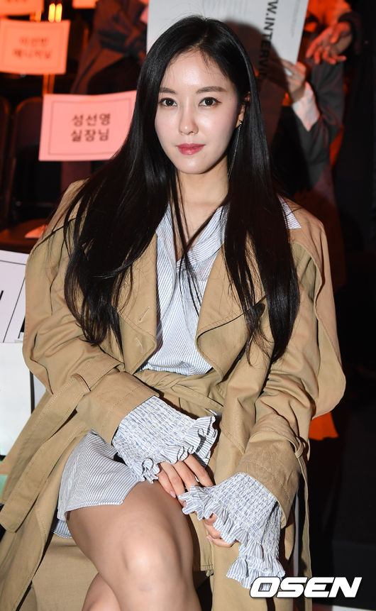 Gong Hyo Jin đầy khí chất, thiên thần Kim Yoo Jung tỏa sáng bên loạt sao Hàn sành điệu tại Seoul Fashion Week - Ảnh 8.