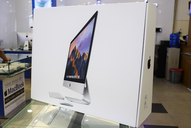 Mở hộp iMac 27 inch Retina 5K 2017 đầu tiên tại Việt Nam: Kiểu dáng không đổi, nâng cấp cấu hình và màn hình, giá 44 triệu đồng - Ảnh 1.