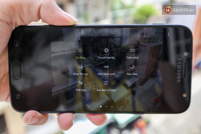 Trên tay nhanh Samsung Galaxy J7 Pro: thiết kế giống S7, camera mạnh mẽ và nhiều tính năng hấp dẫn, có màn hình Always On - Ảnh 11.