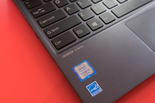 Fujitsu ra mắt 2 laptop mới tại Việt Nam: c&oacute; bảo mật bằng tĩnh mạch l&ograve;ng b&agrave;n tay, gi&aacute; từ 33 triệu đồng - Ảnh 8.