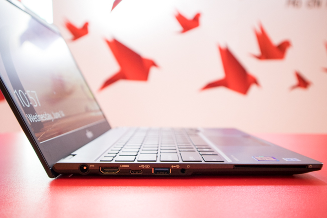 Fujitsu ra mắt 2 laptop mới tại Việt Nam: c&oacute; bảo mật bằng tĩnh mạch l&ograve;ng b&agrave;n tay, gi&aacute; từ 33 triệu đồng - Ảnh 6.