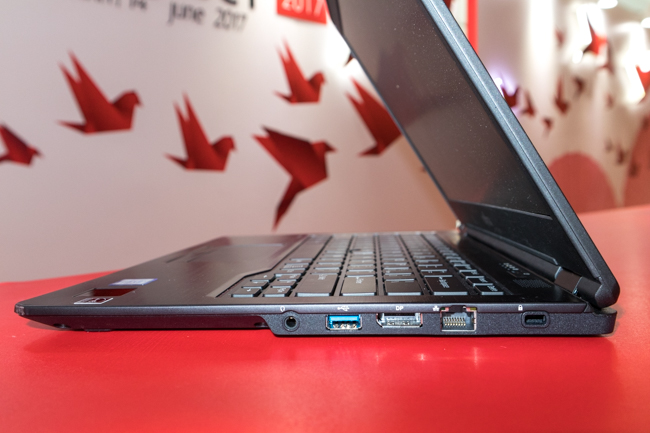 Fujitsu ra mắt 2 laptop mới tại Việt Nam: c&oacute; bảo mật bằng tĩnh mạch l&ograve;ng b&agrave;n tay, gi&aacute; từ 33 triệu đồng - Ảnh 17.