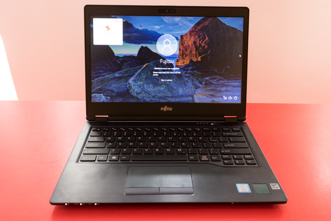 Fujitsu ra mắt 2 laptop mới tại Việt Nam: c&oacute; bảo mật bằng tĩnh mạch l&ograve;ng b&agrave;n tay, gi&aacute; từ 33 triệu đồng - Ảnh 10.