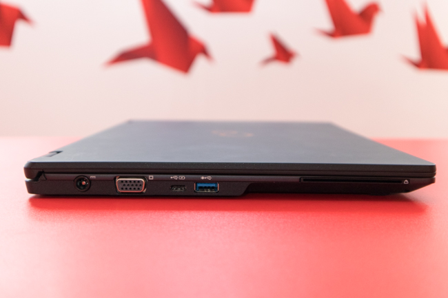 Fujitsu ra mắt 2 laptop mới tại Việt Nam: c&oacute; bảo mật bằng tĩnh mạch l&ograve;ng b&agrave;n tay, gi&aacute; từ 33 triệu đồng - Ảnh 13.