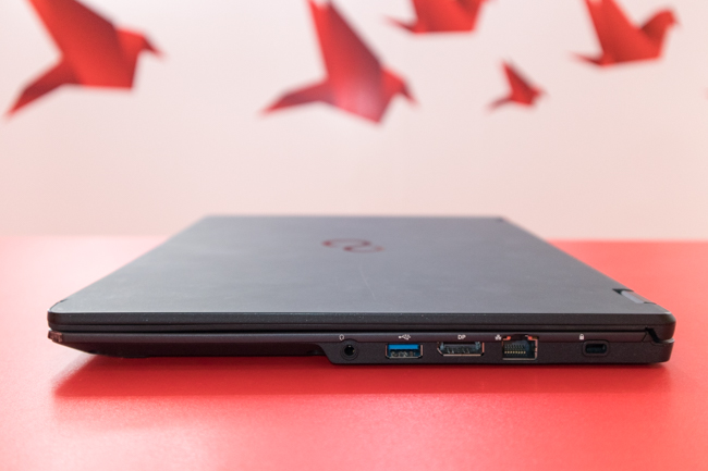 Fujitsu ra mắt 2 laptop mới tại Việt Nam: c&oacute; bảo mật bằng tĩnh mạch l&ograve;ng b&agrave;n tay, gi&aacute; từ 33 triệu đồng - Ảnh 12.