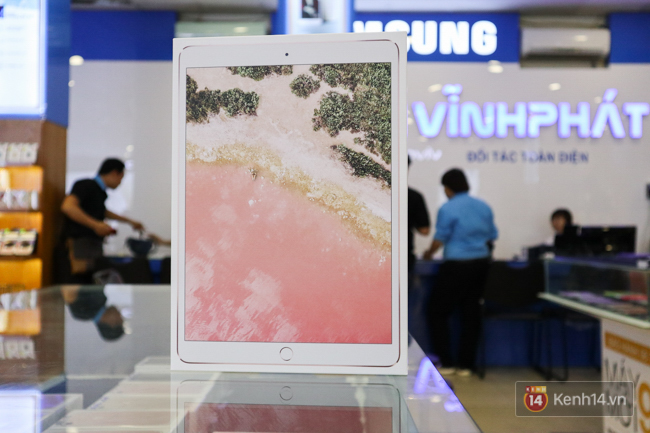 Trên tay iPad Pro 10,5-inch tại Việt Nam: Tất cả đều tuyệt nhưng đỉnh nhất là màn hình - Ảnh 1.