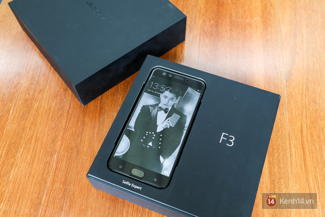 Trên tay điện thoại OPPO F3 phiên bản Sơn Tùng M-TP: giá 6.990.000 đồng, số lượng giới hạn chỉ 300 máy - Ảnh 2.